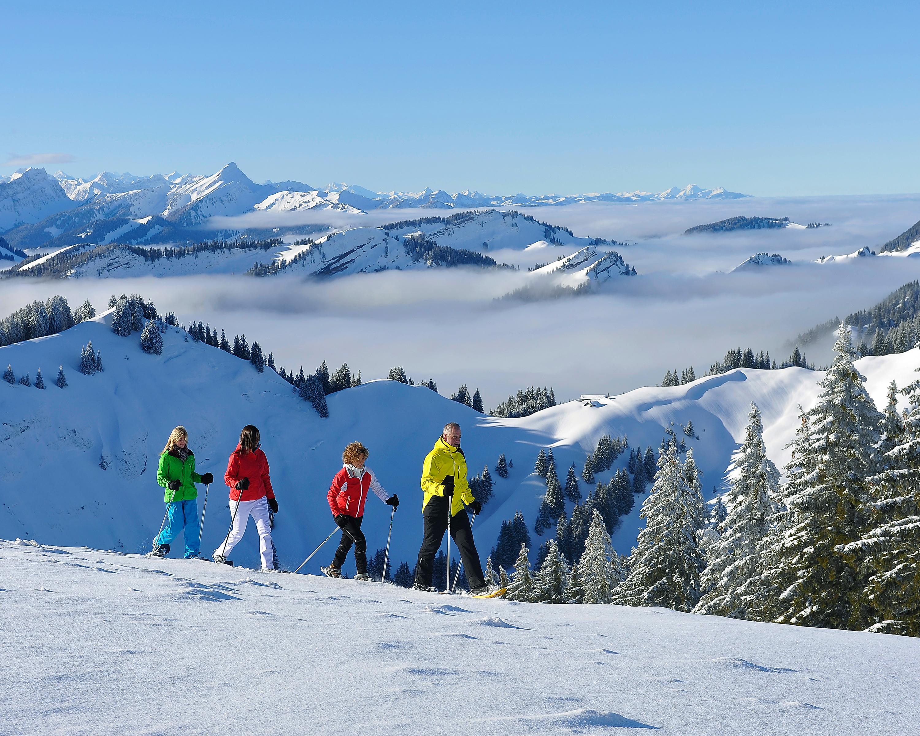 Рекреационно лечебно оздоровительные. Свизерленд Швейцария туризм. Оздоровительный туризм. Швейцария горный туризм. Швейцария зимой город.